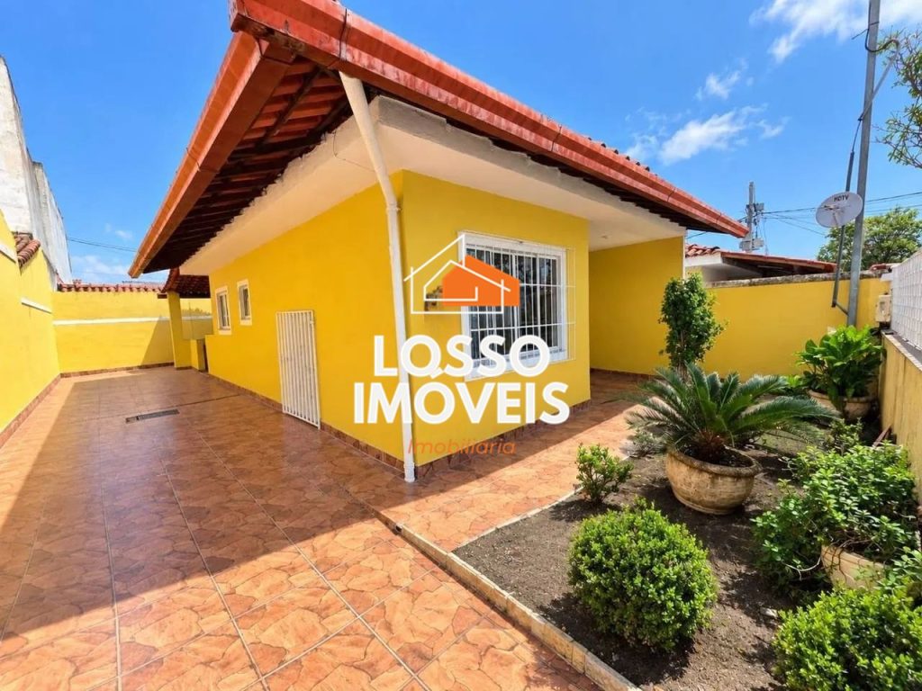 Casa 2 Quartos a Venda em Campo Grande com Área de Lazer